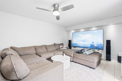 Touwnhouse à vendre à West Palm Beach, Floride: 2 chambres, 114.83 m2 № 2250080 - photo 8
