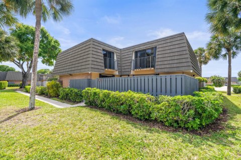 Townhouse in West Palm Beach, Florida 2 bedrooms, 114.83 sq.m. № 2250080