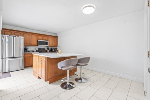 Touwnhouse à vendre à West Palm Beach, Floride: 2 chambres, 114.83 m2 № 2250080 - photo 11