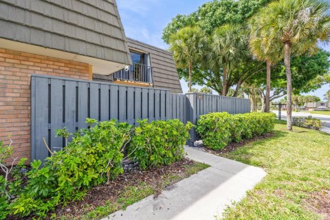 Touwnhouse à vendre à West Palm Beach, Floride: 2 chambres, 114.83 m2 № 2250080 - photo 3