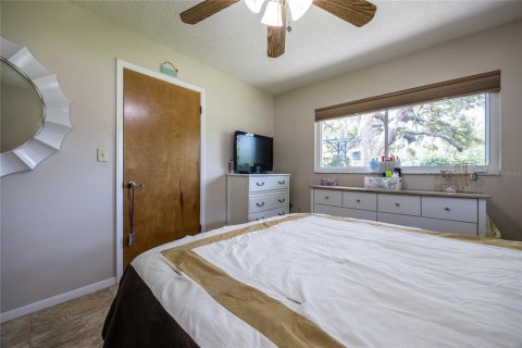 Villa ou maison à vendre à Bronson, Floride: 4 chambres, 163.88 m2 № 1787477 - photo 18