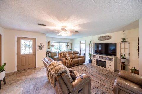 Villa ou maison à vendre à Bronson, Floride: 4 chambres, 163.88 m2 № 1787477 - photo 8