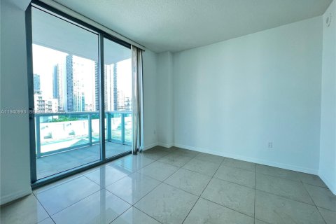 Condo in Miami, Florida, 1 bedroom  № 2000755 - photo 12