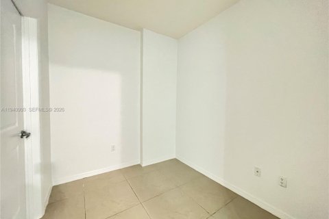 Condo in Miami, Florida, 1 bedroom  № 2000755 - photo 16