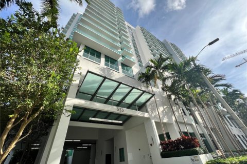 Condo in Miami, Florida, 1 bedroom  № 2000755 - photo 23