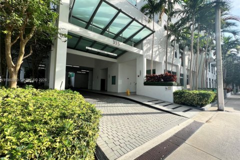 Condo in Miami, Florida, 1 bedroom  № 2000755 - photo 22