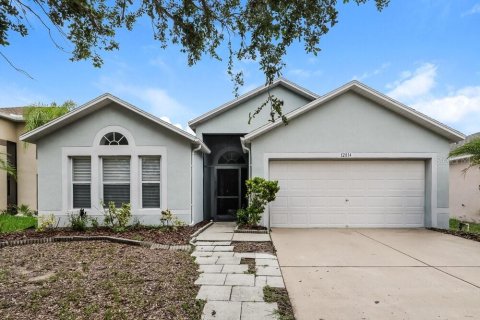 House in Gibsonton, Florida 3 bedrooms, 171.78 sq.m. № 2279802