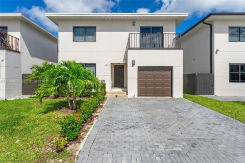 Villa ou maison à Florida City, Floride 5 chambres, 168.15 m2 № 2422934