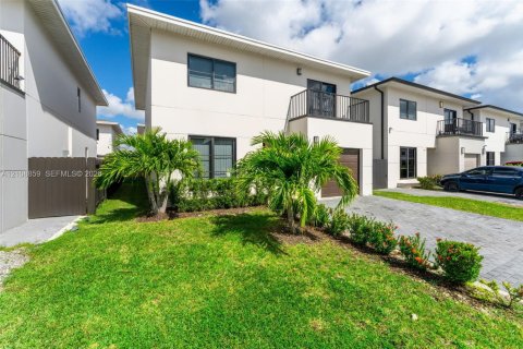 Villa ou maison à vendre à Florida City, Floride: 5 chambres, 168.15 m2 № 2422934 - photo 3