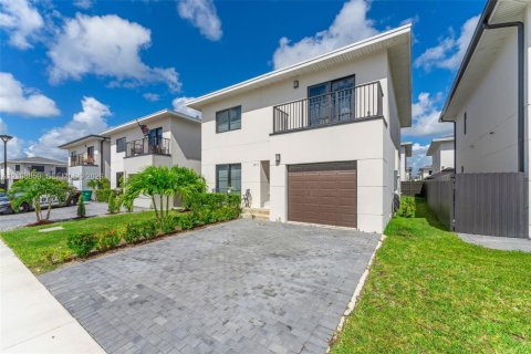 Villa ou maison à vendre à Florida City, Floride: 5 chambres, 168.15 m2 № 2422934 - photo 2