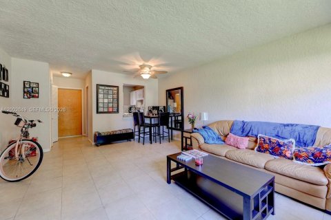 Condo in Deerfield Beach, Florida, 2 bedrooms  № 2067960 - photo 5