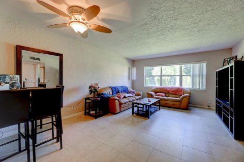 Condo in Deerfield Beach, Florida, 2 bedrooms  № 2067960 - photo 4