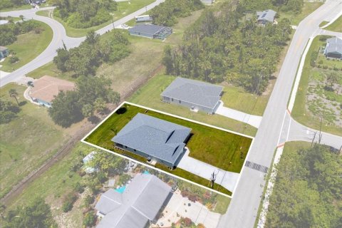 House in Englewood, Florida 3 bedrooms, 162.76 sq.m. № 1789224 - photo 3