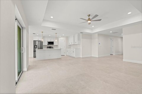 House in Englewood, Florida 3 bedrooms, 162.76 sq.m. № 1789224 - photo 7