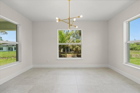 House in Englewood, Florida 3 bedrooms, 162.76 sq.m. № 1789224 - photo 15