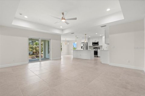 House in Englewood, Florida 3 bedrooms, 162.76 sq.m. № 1789224 - photo 8