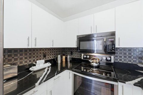 Copropriété à vendre à Bradenton, Floride: 2 chambres, 103.59 m2 № 2130066 - photo 21