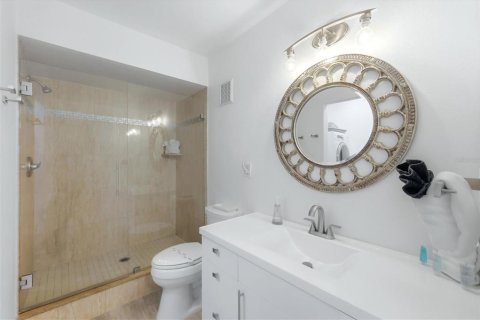 Copropriété à vendre à Bradenton, Floride: 2 chambres, 103.59 m2 № 2130066 - photo 15