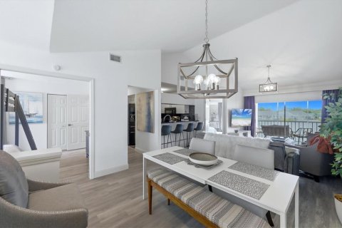 Copropriété à vendre à Bradenton, Floride: 2 chambres, 103.59 m2 № 2130066 - photo 8
