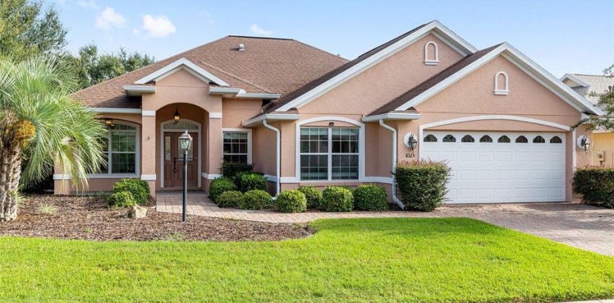 House in Ocala, Florida 3 bedrooms, 180.97 sq.m. № 1903936