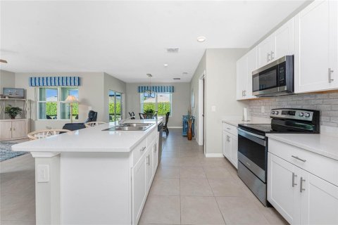 House in Punta Gorda, Florida 3 bedrooms, 156.35 sq.m. № 1913377 - photo 5