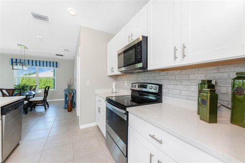 House in Punta Gorda, Florida 3 bedrooms, 156.35 sq.m. № 1913377 - photo 13