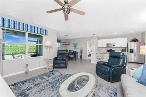 House in Punta Gorda, Florida 3 bedrooms, 156.35 sq.m. № 1913377 - photo 4