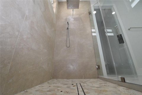 Купить виллу или дом в Лихай-Эйкерс, Флорида 9 комнат, 190.54м2, № 2033515 - фото 24