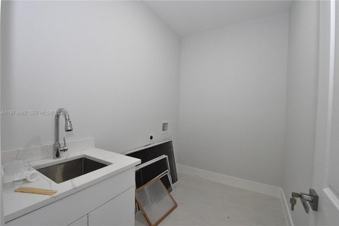 Купить виллу или дом в Лихай-Эйкерс, Флорида 9 комнат, 190.54м2, № 2033515 - фото 20