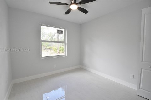 Купить виллу или дом в Лихай-Эйкерс, Флорида 9 комнат, 190.54м2, № 2033515 - фото 26