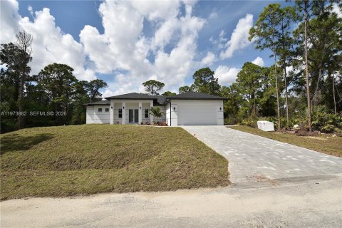 Купить виллу или дом в Лихай-Эйкерс, Флорида 9 комнат, 190.54м2, № 2033515 - фото 3