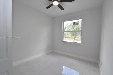 Купить виллу или дом в Лихай-Эйкерс, Флорида 9 комнат, 190.54м2, № 2033515 - фото 25