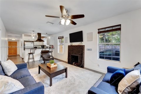 Villa ou maison à vendre à Dania Beach, Floride: 4 chambres, 115.94 m2 № 2022143 - photo 5