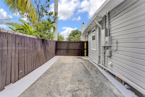 Villa ou maison à vendre à Dania Beach, Floride: 4 chambres, 115.94 m2 № 2022143 - photo 16