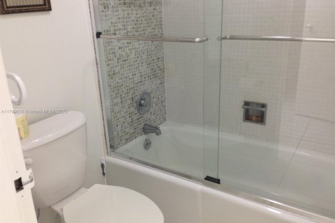 Copropriété à louer à Miami Beach, Floride: 49.7 m2 № 1731323 - photo 9