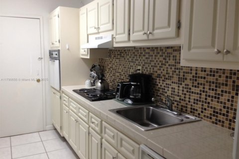 Copropriété à louer à Miami Beach, Floride: 49.7 m2 № 1731323 - photo 6