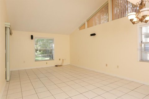 House in Sarasota, Florida 2 bedrooms, 89.74 sq.m. № 1898405 - photo 6