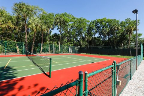 House in Sarasota, Florida 2 bedrooms, 89.74 sq.m. № 1898405 - photo 29