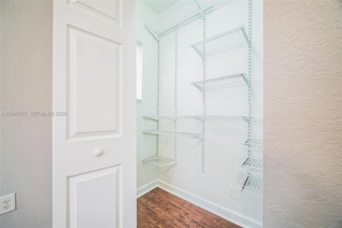 Casa en venta en Homestead, Florida, 5 dormitorios, 201.6 m2 № 1997800 - foto 23