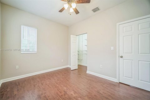Casa en venta en Homestead, Florida, 5 dormitorios, 201.6 m2 № 1997800 - foto 21