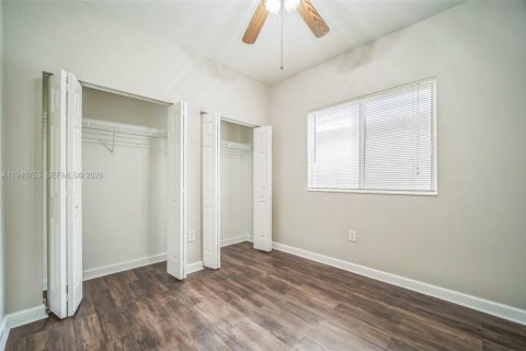 Casa en venta en Homestead, Florida, 5 dormitorios, 201.6 m2 № 1997800 - foto 18