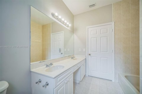 Casa en venta en Homestead, Florida, 5 dormitorios, 201.6 m2 № 1997800 - foto 16