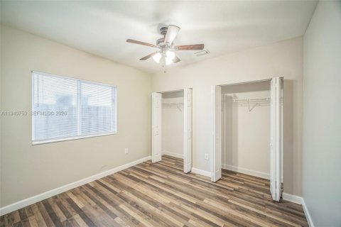 Casa en venta en Homestead, Florida, 5 dormitorios, 201.6 m2 № 1997800 - foto 5