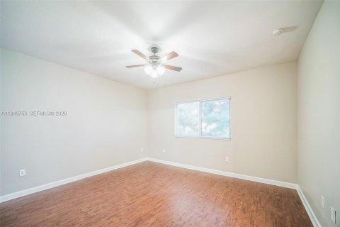 Casa en venta en Homestead, Florida, 5 dormitorios, 201.6 m2 № 1997800 - foto 13