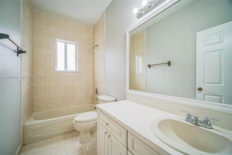 Casa en venta en Homestead, Florida, 5 dormitorios, 201.6 m2 № 1997800 - foto 20
