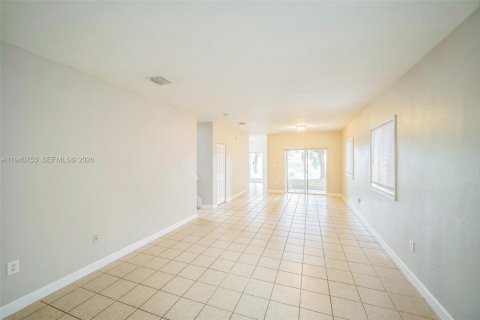 Casa en venta en Homestead, Florida, 5 dormitorios, 201.6 m2 № 1997800 - foto 4