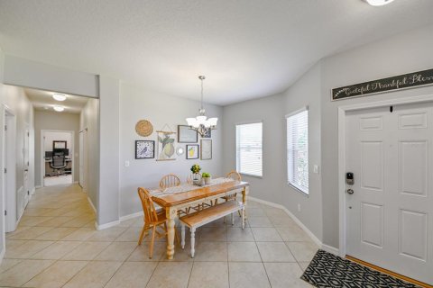House in Hudson, Florida 3 bedrooms, 141.3 sq.m. № 2107843 - photo 10