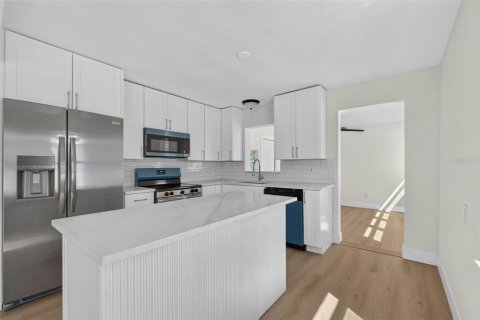 Villa ou maison à vendre à Saint Petersburg, Floride: 3 chambres, 113.9 m2 № 2360901 - photo 18