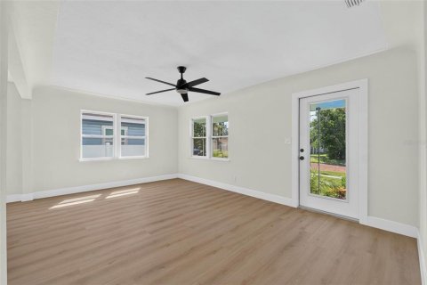 Villa ou maison à vendre à Saint Petersburg, Floride: 3 chambres, 113.9 m2 № 2360901 - photo 11