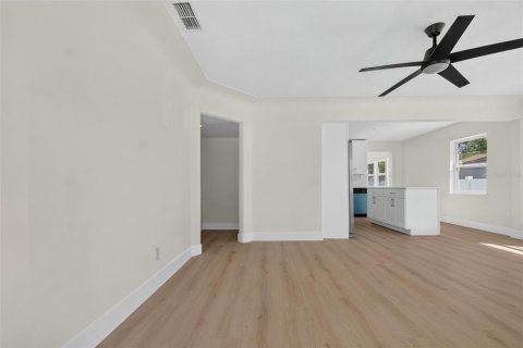 Villa ou maison à vendre à Saint Petersburg, Floride: 3 chambres, 113.9 m2 № 2360901 - photo 7